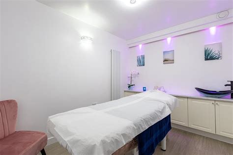 Best Full Body Massages near me in Canary Wharf, London